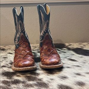 HP Black and Tan Leather Boots